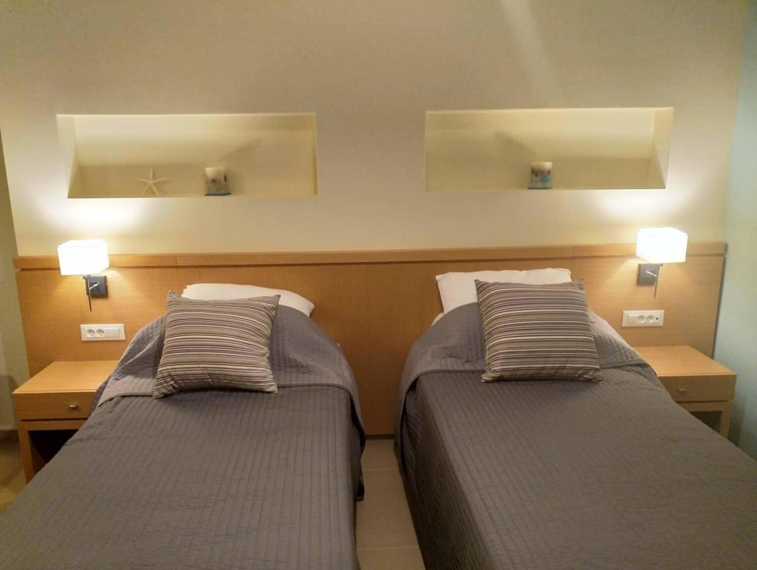 Hotel Estia ฟีนีคุนตา ภายนอก รูปภาพ
