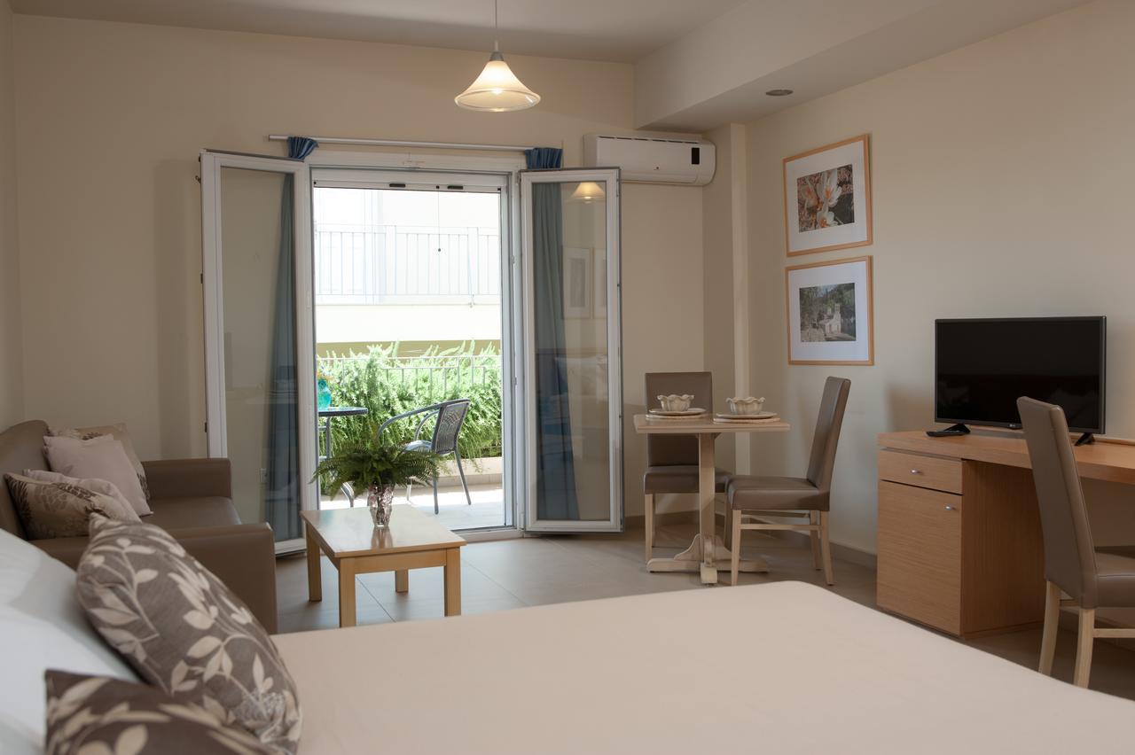 Hotel Estia ฟีนีคุนตา ภายนอก รูปภาพ