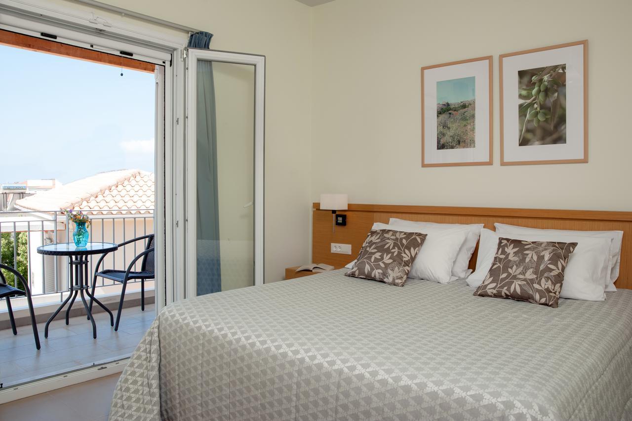 Hotel Estia ฟีนีคุนตา ภายนอก รูปภาพ